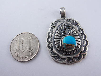 キングマンイサカピーク逆卍ペンダント(Gary Reeves)